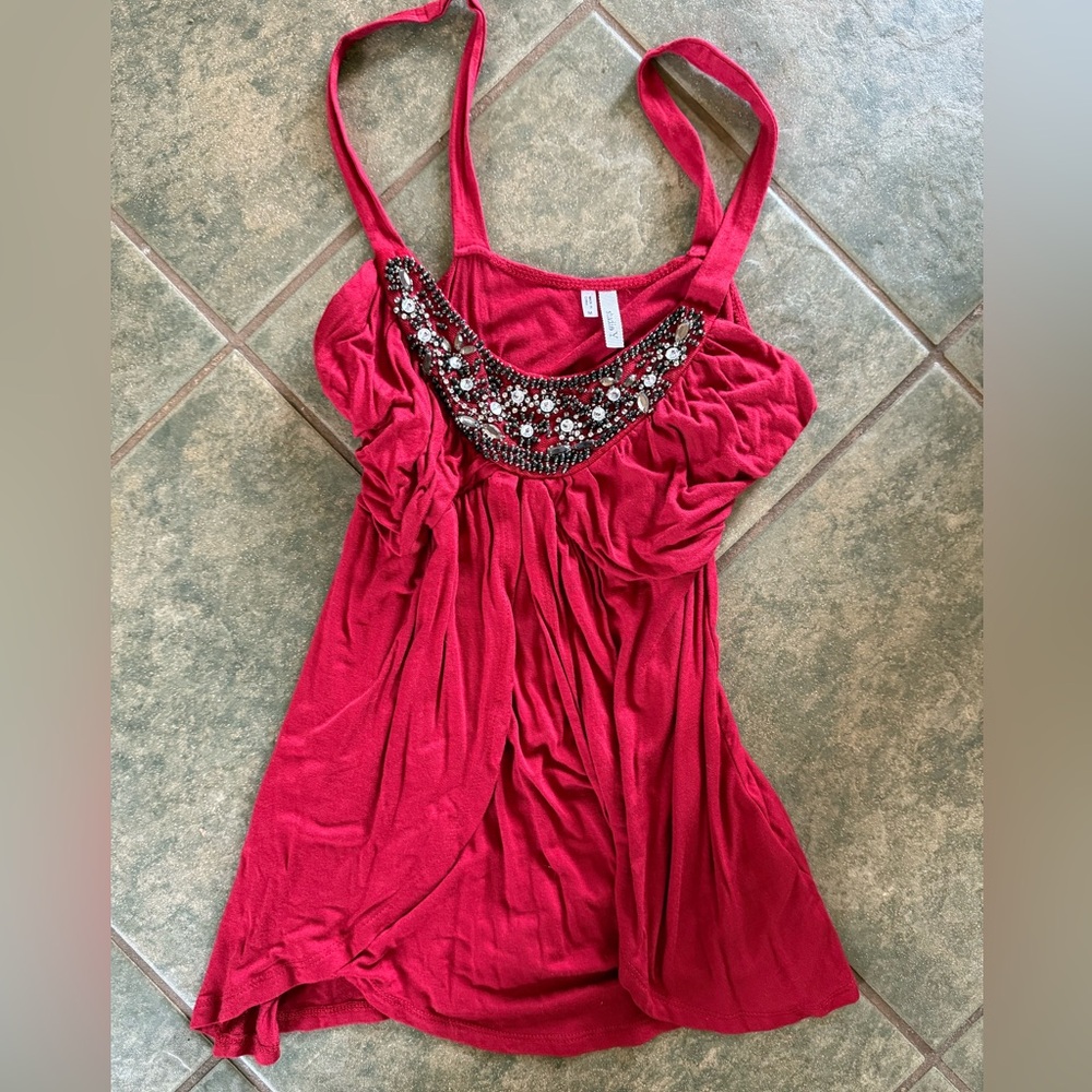 🎀3/$25🎀 Chic Red Embellished Tank